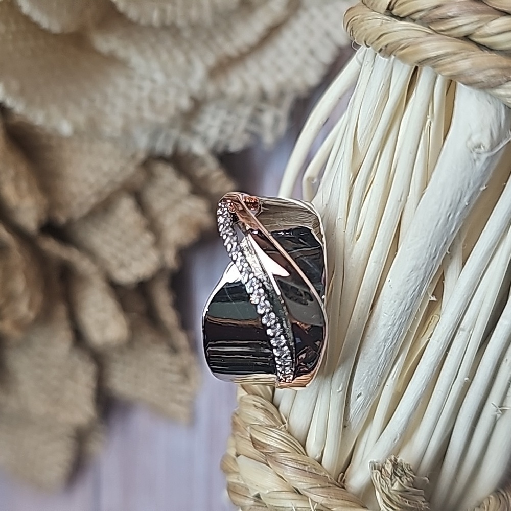 NEW SILVER & ROSE GOLD PLATED ZIRCON SWIRL FASHION RING